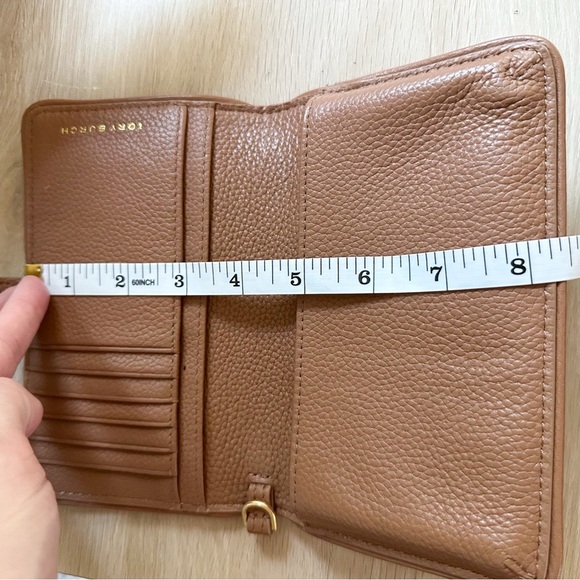 Tory Burch Britten Pebble Leather Smartphone Wristlet/ Wallet/ Bark/Tan - Picture 10 of 10